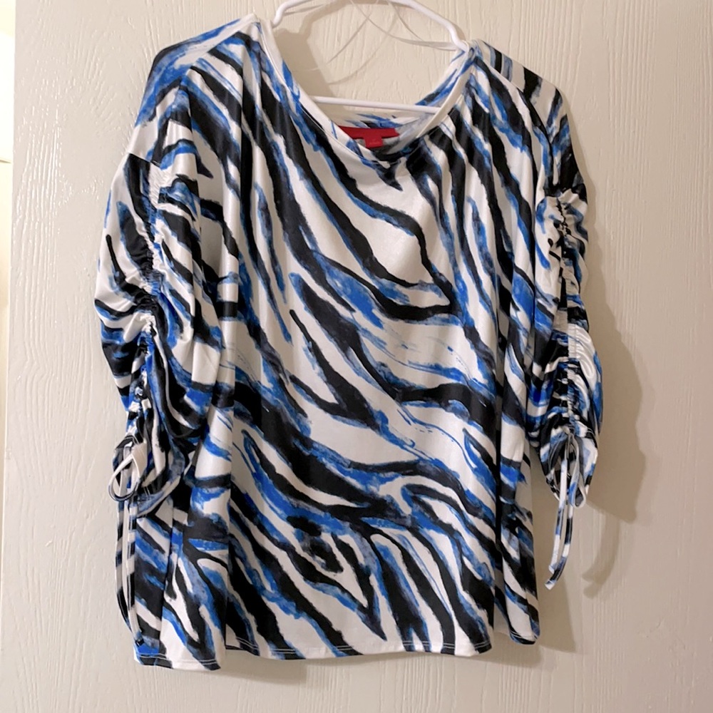 JENNIFER LOPEZ Blue/black/white blouse Size: M